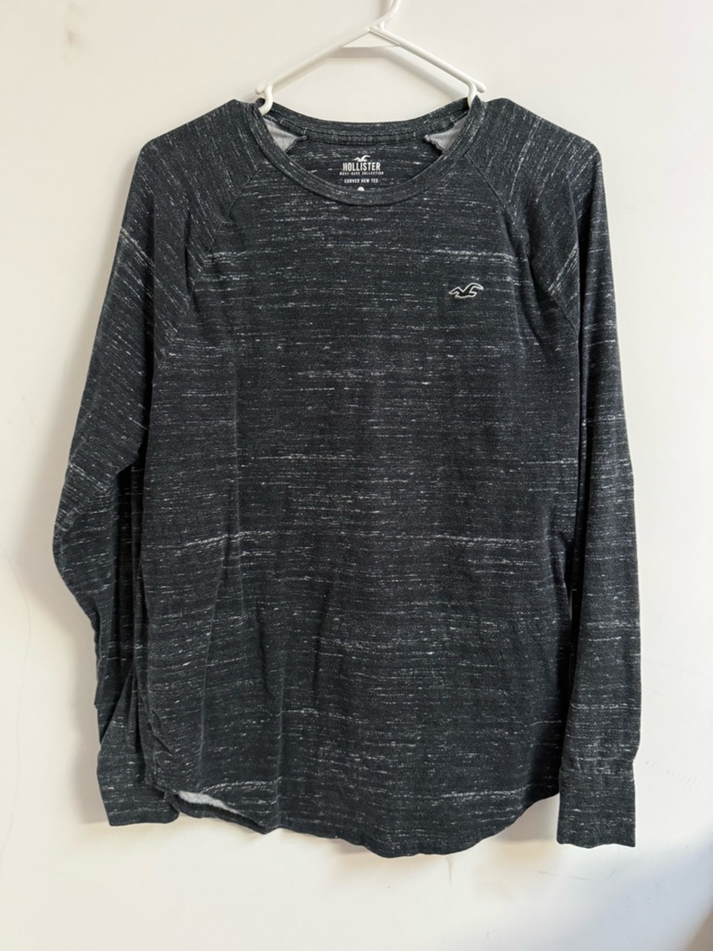 Hollister Men’s Long-Sleeve Heathered Dark Gray Crew Shirt